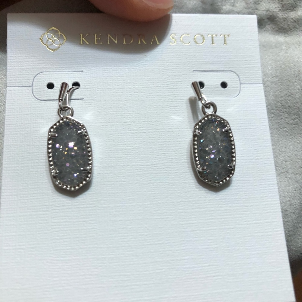 $ firm Kendra Scott Lee Earrings - Picture 3 of 5